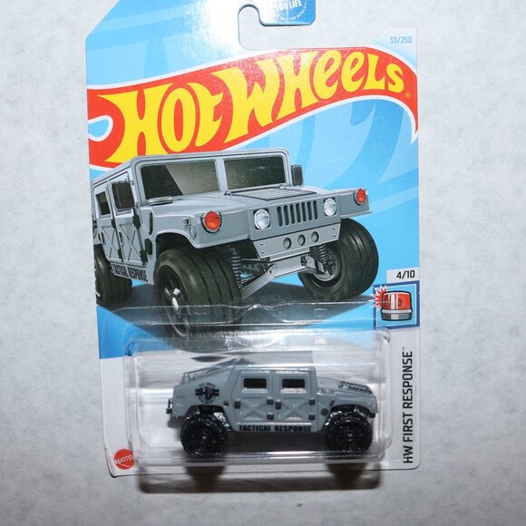 Hot Wheels lot of 12 Trucks variety of series all NIP - Picture 10 of 14